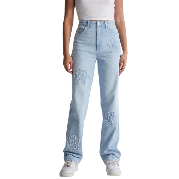 NWOT Cali 1850 Daisy Patch Boyfriend Jeans Size 5 - Picture 3 of 7